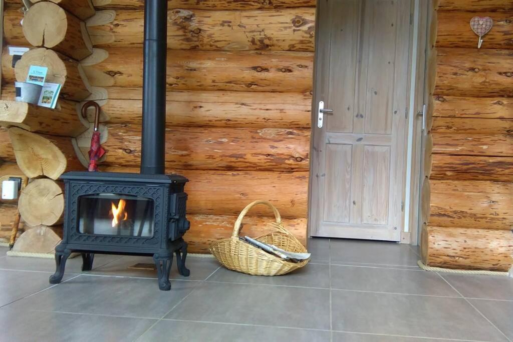 Pialous:Chalet En Rondins Avec Espace Detente La Chapelle-d'Aurec Exterior foto
